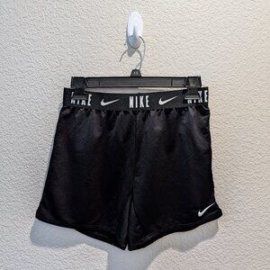 BNWOT Nike Girls Dri-Fit Trophy 6" Training Shorts - Size L